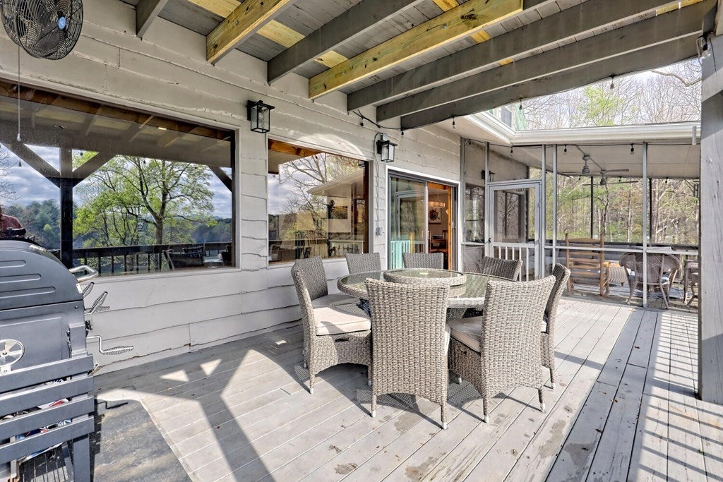 Blairsville, Georgia, 30512, United States, 3 Bedrooms Bedrooms, ,6 BathroomsBathrooms,Residential,Active,1920218