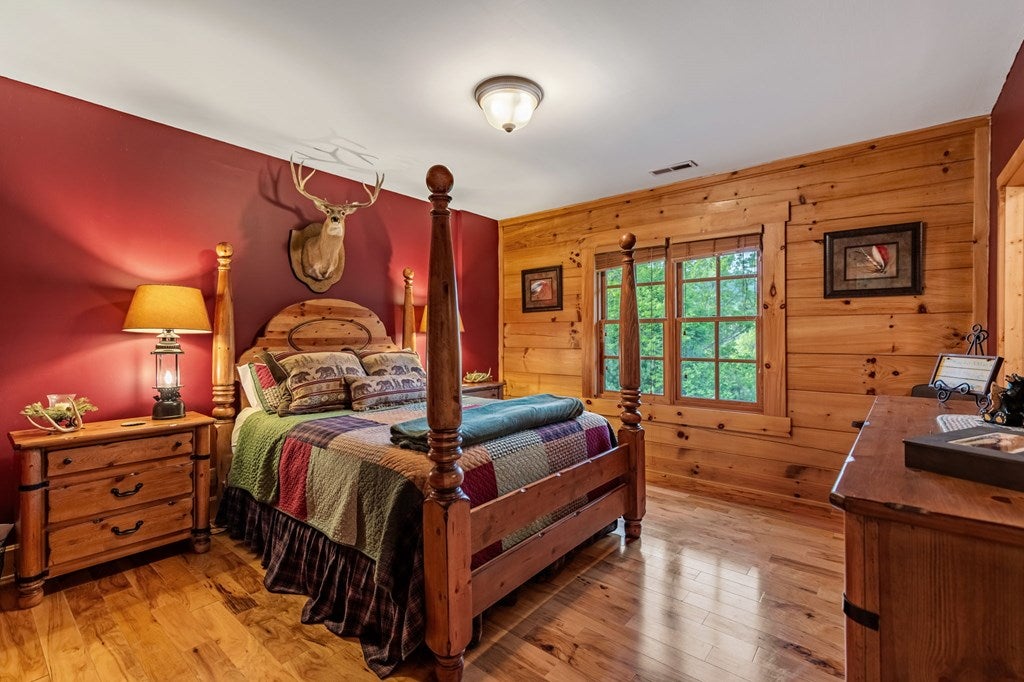 Brasstown, North Carolina, 28902, United States, 4 Bedrooms Bedrooms, ,5 BathroomsBathrooms,Residential,Active,1810516
