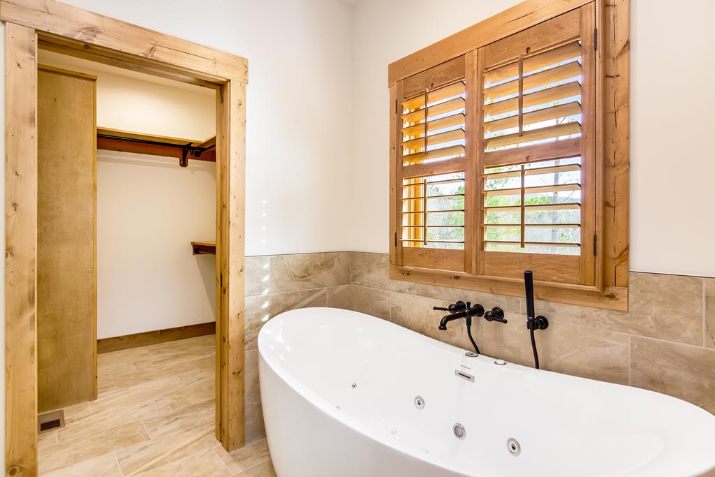 Talking Rock, Georgia, 30175, United States, 4 Bedrooms Bedrooms, ,3 BathroomsBathrooms,Residential,Active,2000224