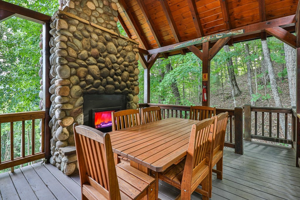 Blue Ridge, Georgia, 30513, United States, 4 Bedrooms Bedrooms, ,4 BathroomsBathrooms,Residential,Active,1998761