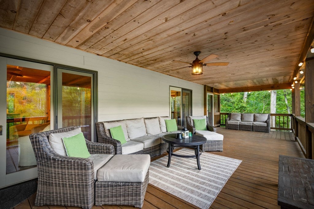 Blue Ridge, Georgia, 30513, United States, 4 Bedrooms Bedrooms, ,3 BathroomsBathrooms,Residential,Active,1945235