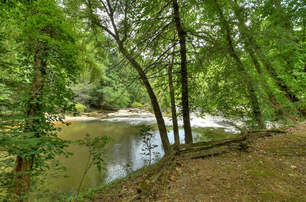 Ellijay, Georgia, 30536, United States, 3 Bedrooms Bedrooms, ,5 BathroomsBathrooms,Residential,Active,1926905