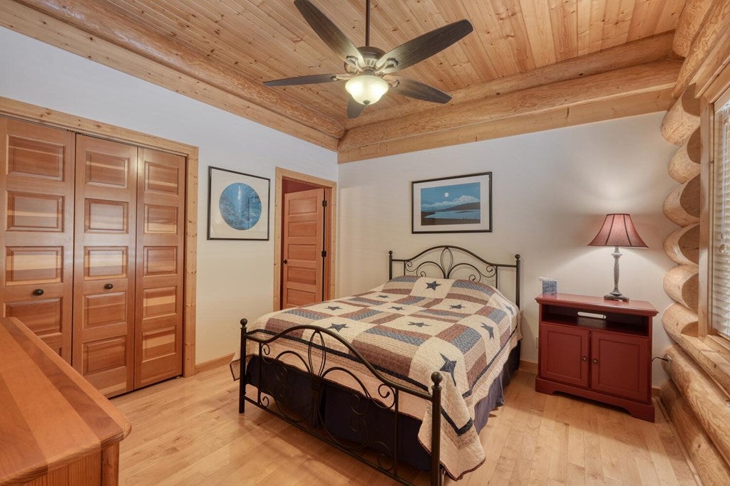 Blairsville, Georgia, 30512, United States, 4 Bedrooms Bedrooms, ,6 BathroomsBathrooms,Residential,Active,1934771
