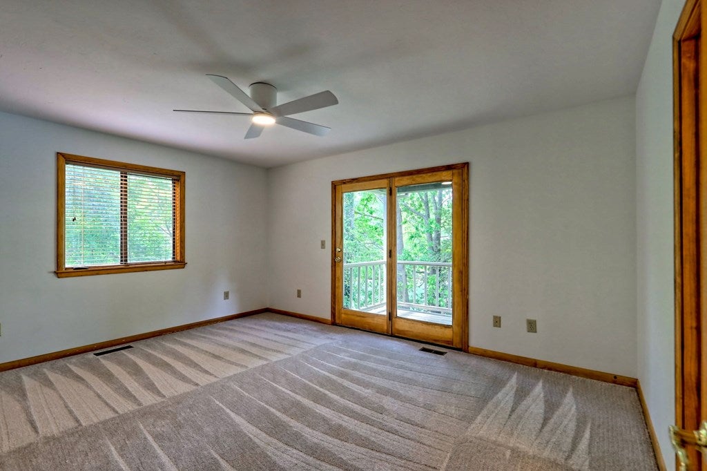 Hiawassee, Georgia, 30546, United States, 3 Bedrooms Bedrooms, ,3 BathroomsBathrooms,Residential,Active,1790158