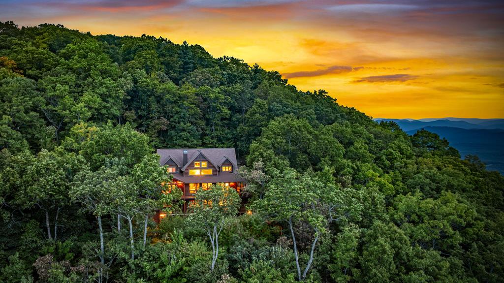 Morganton, Georgia, 30560, United States, 4 Bedrooms Bedrooms, ,5 BathroomsBathrooms,Residential,Active,1952626