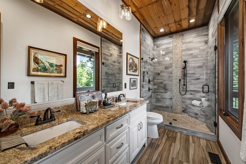 Blue Ridge, Georgia, 30513, United States, 4 Bedrooms Bedrooms, ,5 BathroomsBathrooms,Residential,Active,1904743