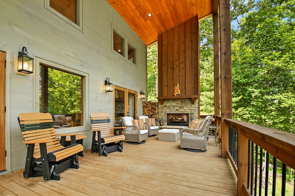 Morganton, Georgia, 30560, United States, 4 Bedrooms Bedrooms, ,4 BathroomsBathrooms,Residential,Active,1844261