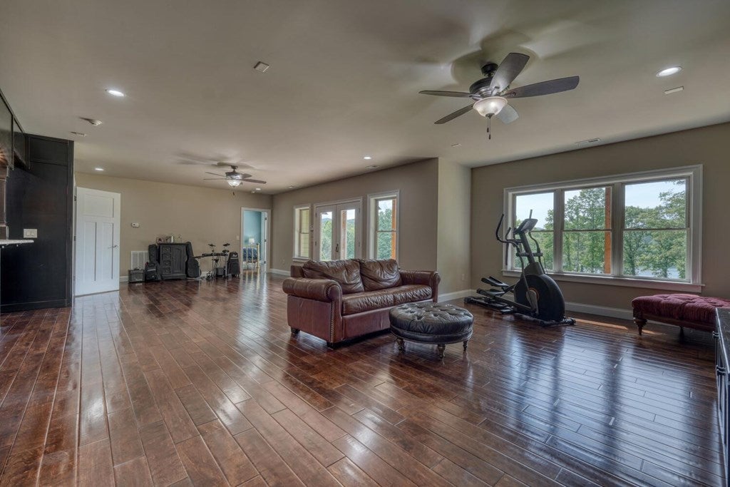 Blairsville, Georgia, 30512, United States, 4 Bedrooms Bedrooms, ,4 BathroomsBathrooms,Residential,Active,1850663