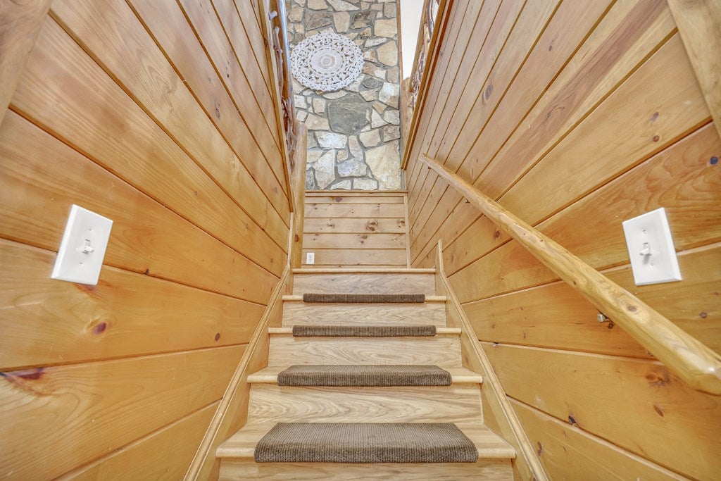 Cherry Log, Georgia, 30522, United States, 4 Bedrooms Bedrooms, ,5 BathroomsBathrooms,Residential,Active,1959948