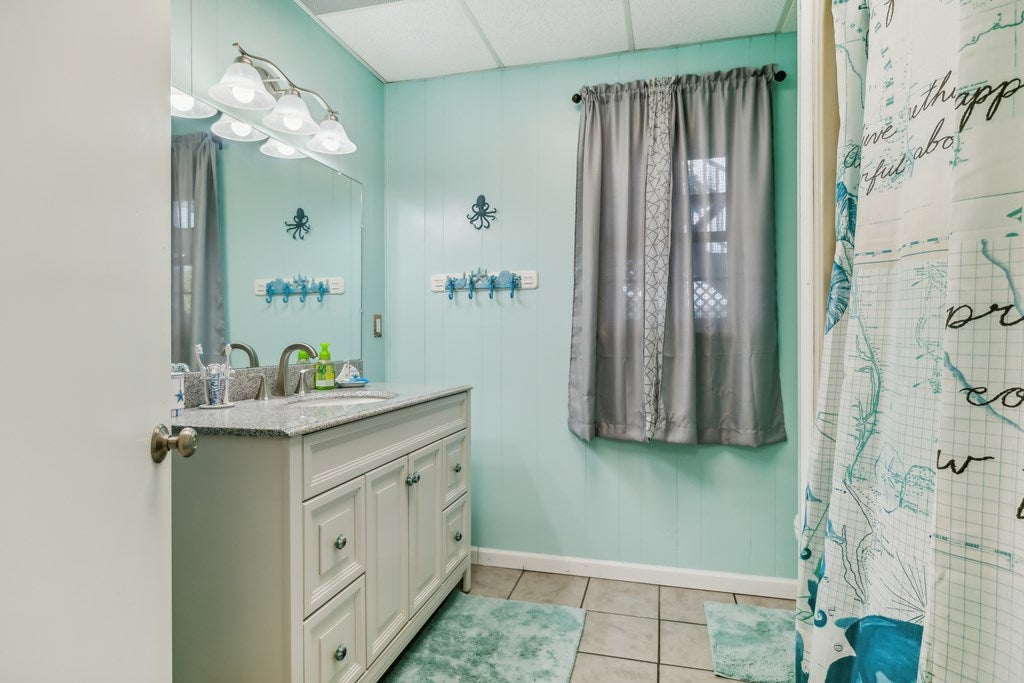 Blairsville, Georgia, 30512, United States, ,5 BathroomsBathrooms,Residential,Active,1894214