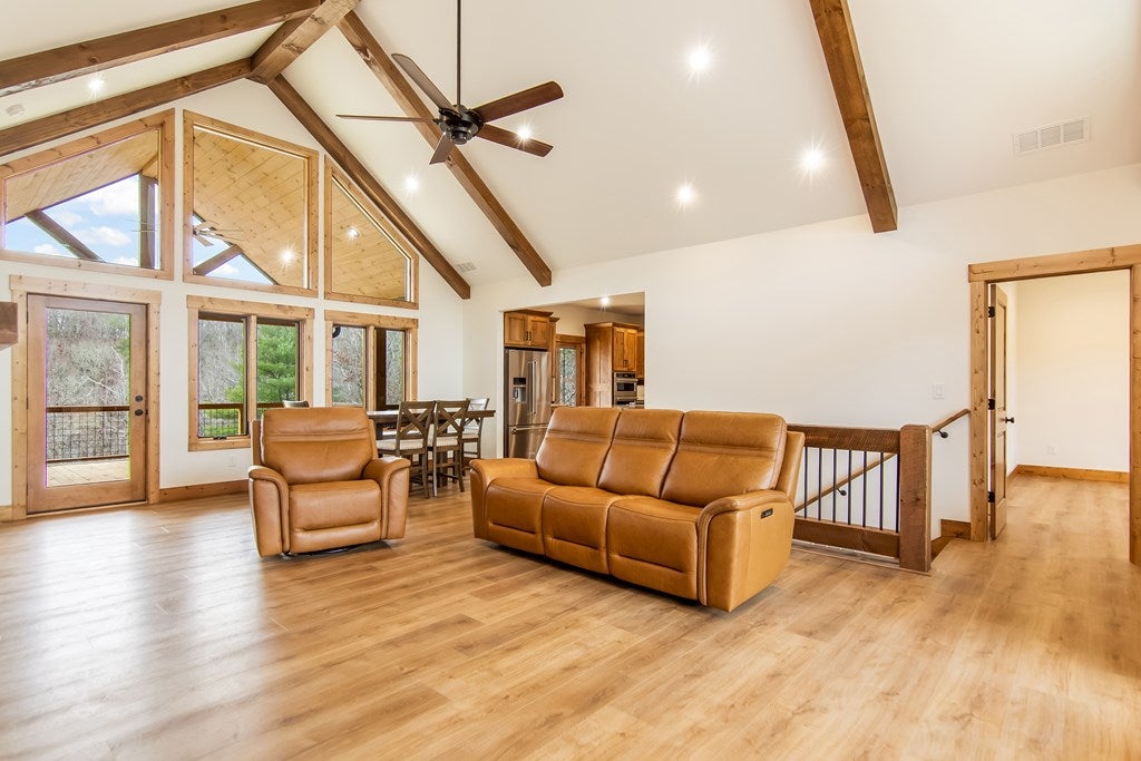 Talking Rock, Georgia, 30175, United States, 4 Bedrooms Bedrooms, ,3 BathroomsBathrooms,Residential,Active,2000224