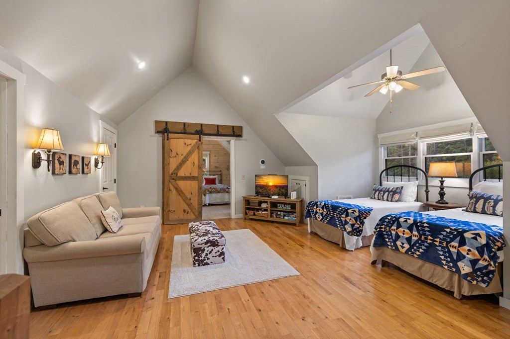 Blue Ridge, Georgia, 30513, United States, 4 Bedrooms Bedrooms, ,3 BathroomsBathrooms,Residential,Active,1945235