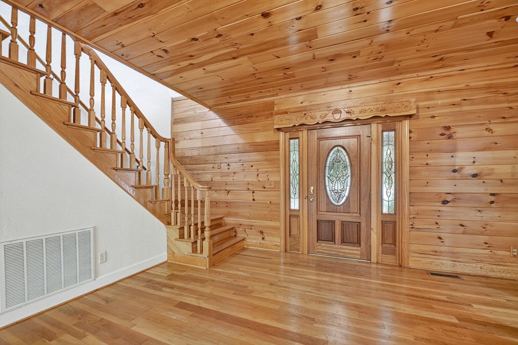 Ellijay, Georgia, 30536, United States, 3 Bedrooms Bedrooms, ,5 BathroomsBathrooms,Residential,Active,1926905