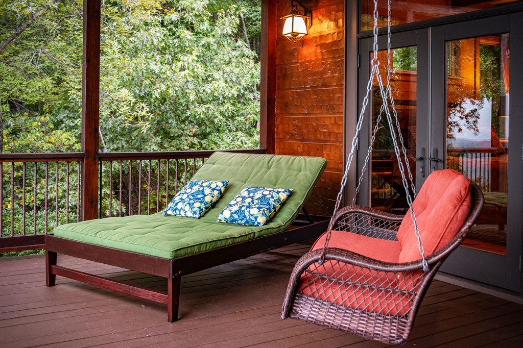 Morganton, Georgia, 30560, United States, 4 Bedrooms Bedrooms, ,5 BathroomsBathrooms,Residential,Active,1952626