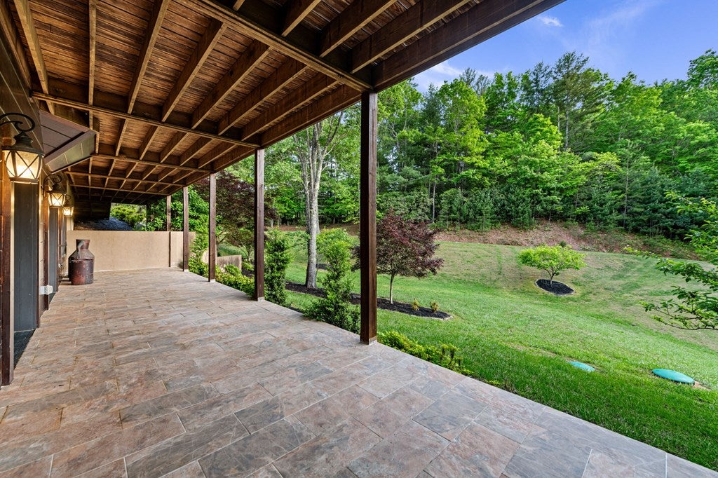 Brasstown, North Carolina, 28902, United States, 4 Bedrooms Bedrooms, ,5 BathroomsBathrooms,Residential,Active,1810516