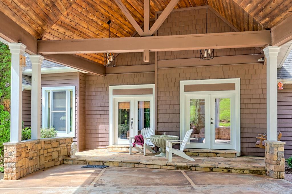 Franklin, North Carolina, 28734, United States, 3 Bedrooms Bedrooms, ,4 BathroomsBathrooms,Residential,Active,2015469