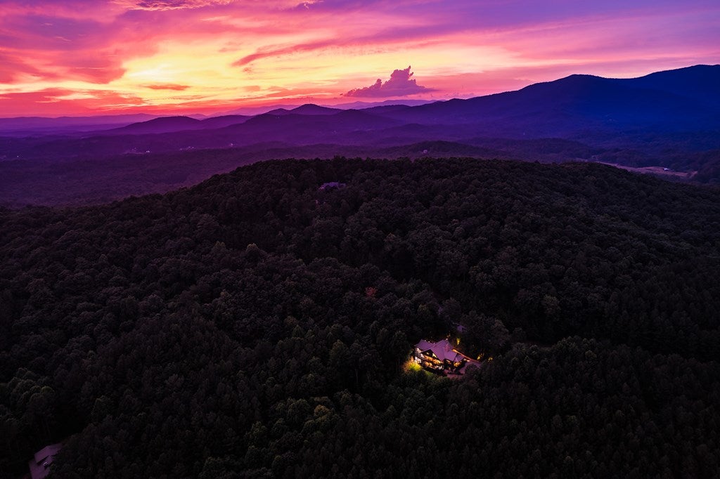 Ellijay, Georgia, 30536, United States, 6 Bedrooms Bedrooms, ,5 BathroomsBathrooms,Residential,Active,1929800