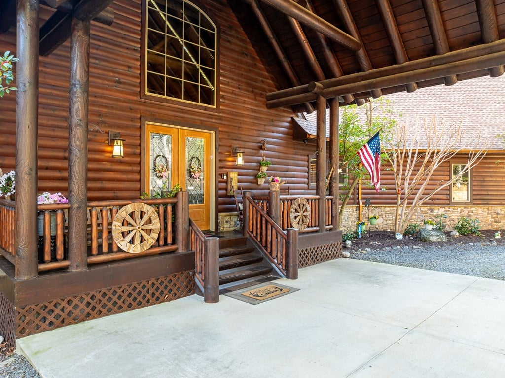 Murphy, North Carolina, 28906, United States, 4 Bedrooms Bedrooms, ,7 BathroomsBathrooms,Residential,Active,1748698