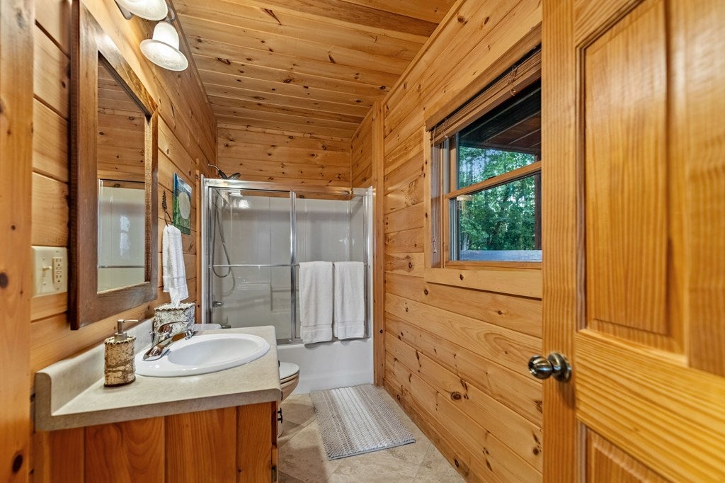 Mineral Bluff, Georgia, 30559, United States, 4 Bedrooms Bedrooms, ,4 BathroomsBathrooms,Residential,Active,1929467