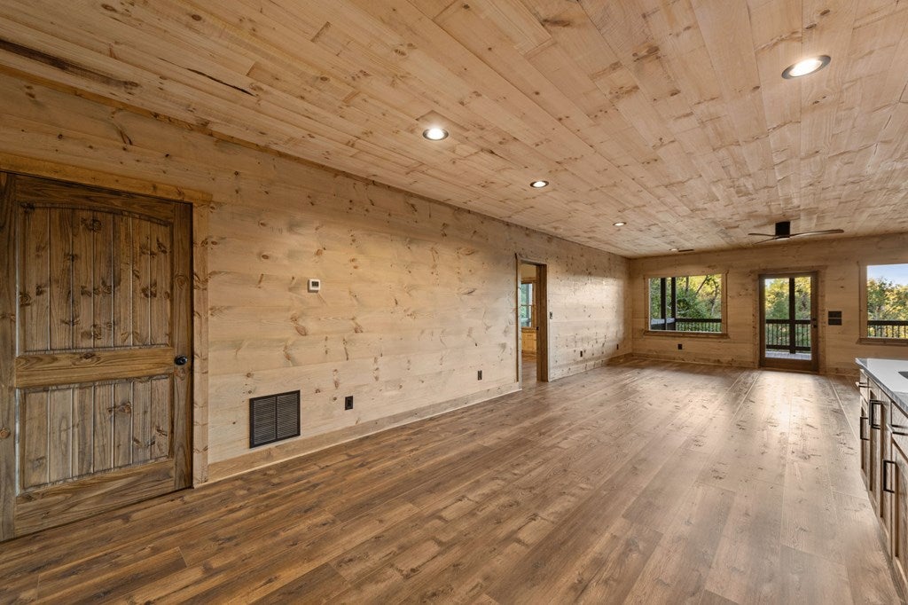 Blue Ridge, Georgia, 30513, United States, 4 Bedrooms Bedrooms, ,4 BathroomsBathrooms,Residential,Active,1941116