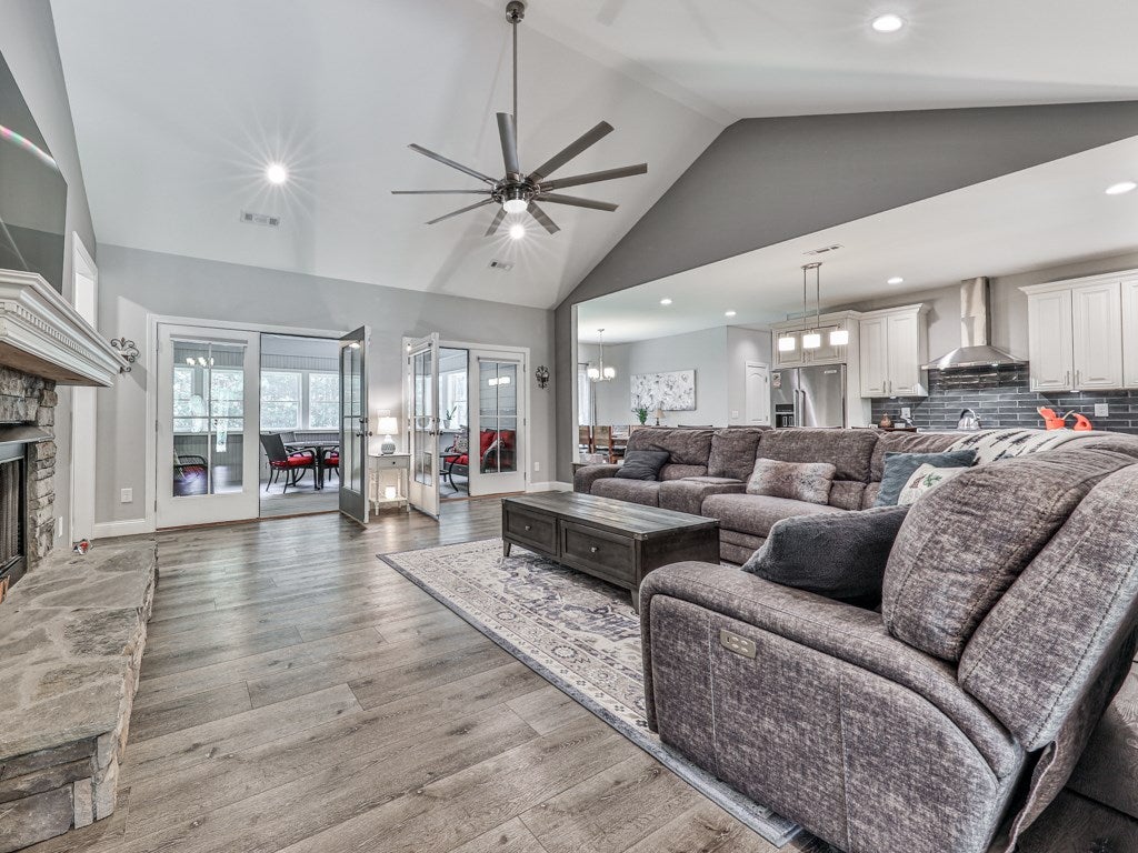 Ellijay, Georgia, 30540, United States, 4 Bedrooms Bedrooms, ,5 BathroomsBathrooms,Residential,Active,2007131