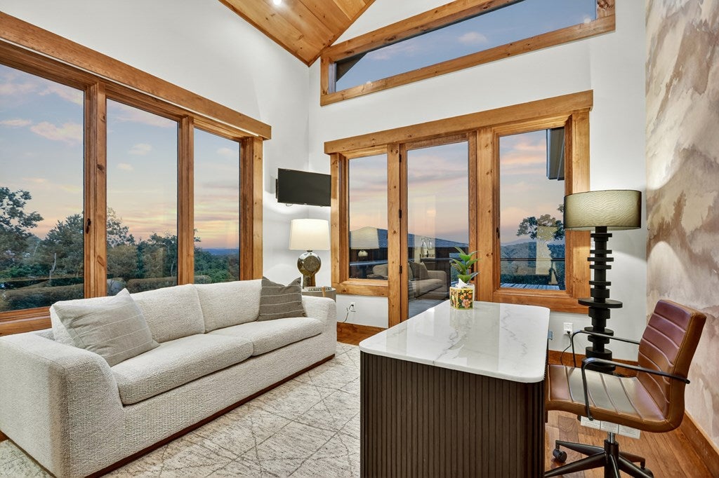 Blue Ridge, Georgia, 30513, United States, 5 Bedrooms Bedrooms, ,5 BathroomsBathrooms,Residential,Active,1945259