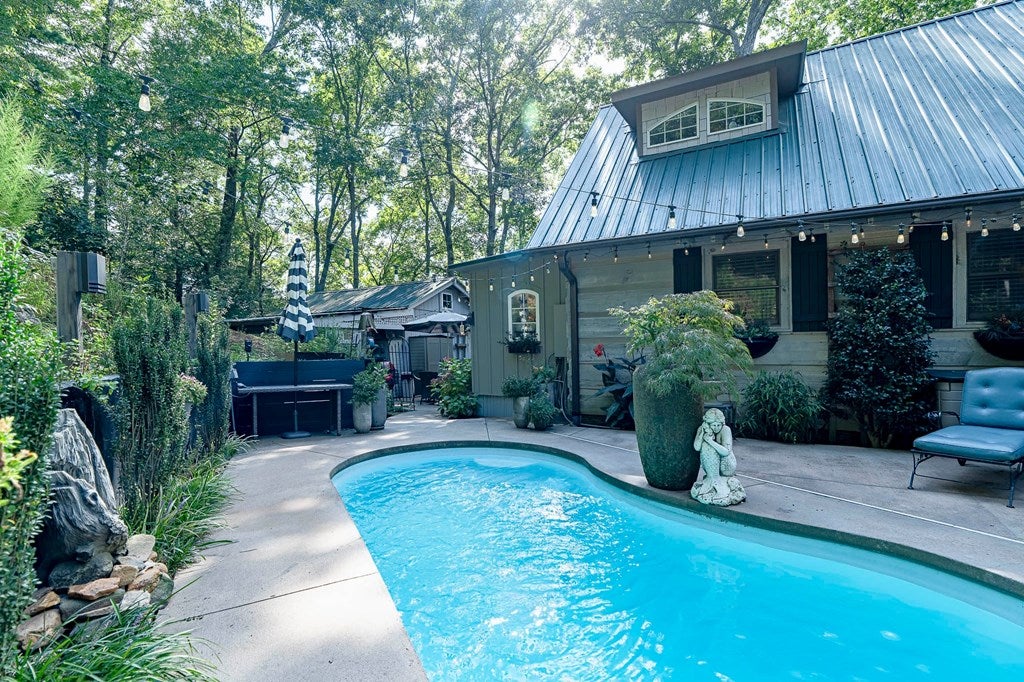 Blairsville, Georgia, 30512, United States, 5 Bedrooms Bedrooms, ,6 BathroomsBathrooms,Residential,Active,1944103