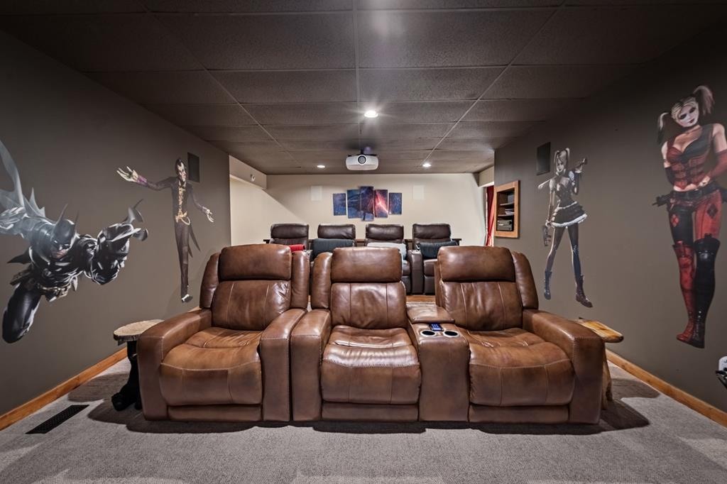 Ellijay, Georgia, 30536, United States, 5 Bedrooms Bedrooms, ,5 BathroomsBathrooms,Residential,Active,1973280