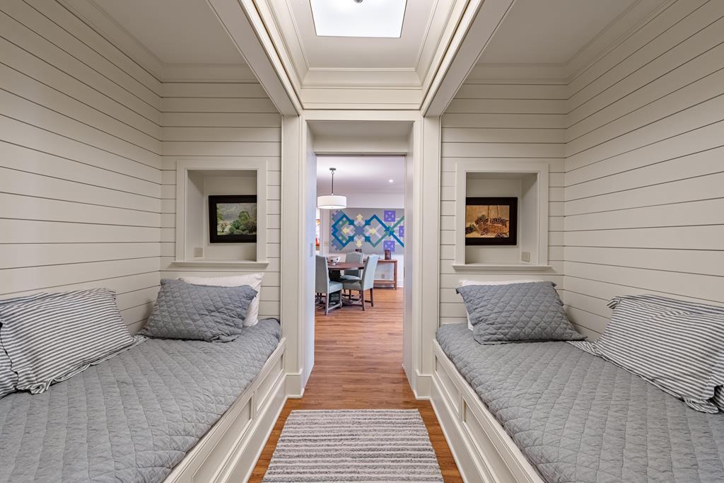 Murphy, North Carolina, 28906, United States, 5 Bedrooms Bedrooms, ,6 BathroomsBathrooms,Residential,Active,2000202