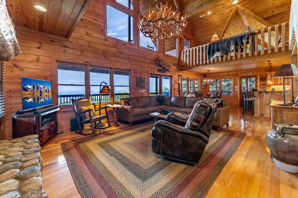 Mineral Bluff, Georgia, 30559, United States, 4 Bedrooms Bedrooms, ,4 BathroomsBathrooms,Residential,Active,1929467