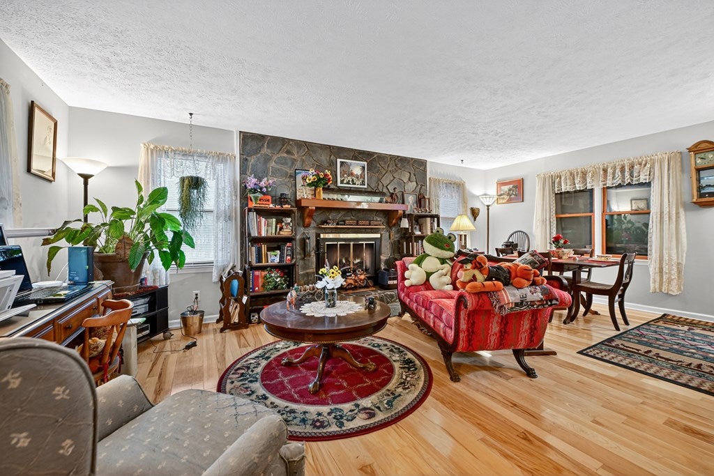 Mineral Bluff, Georgia, 30559, United States, 4 Bedrooms Bedrooms, ,3 BathroomsBathrooms,Residential,Active,1899865