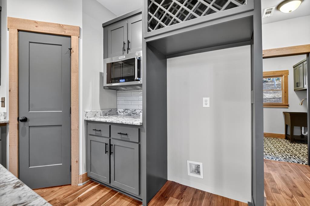 Ellijay, Georgia, 30540, United States, 4 Bedrooms Bedrooms, ,3 BathroomsBathrooms,Residential,Active,1971005