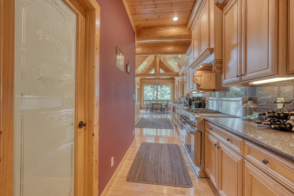 Blairsville, Georgia, 30512, United States, 4 Bedrooms Bedrooms, ,6 BathroomsBathrooms,Residential,Active,1934771
