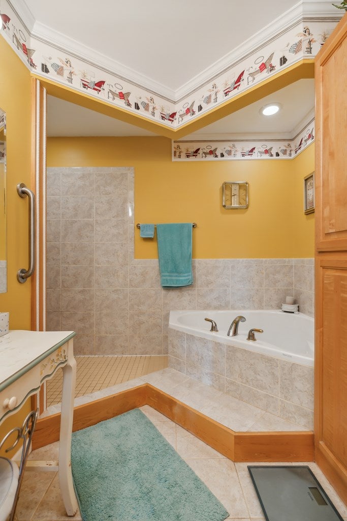 Blairsville, Georgia, 30512, United States, ,5 BathroomsBathrooms,Residential,Active,1894214