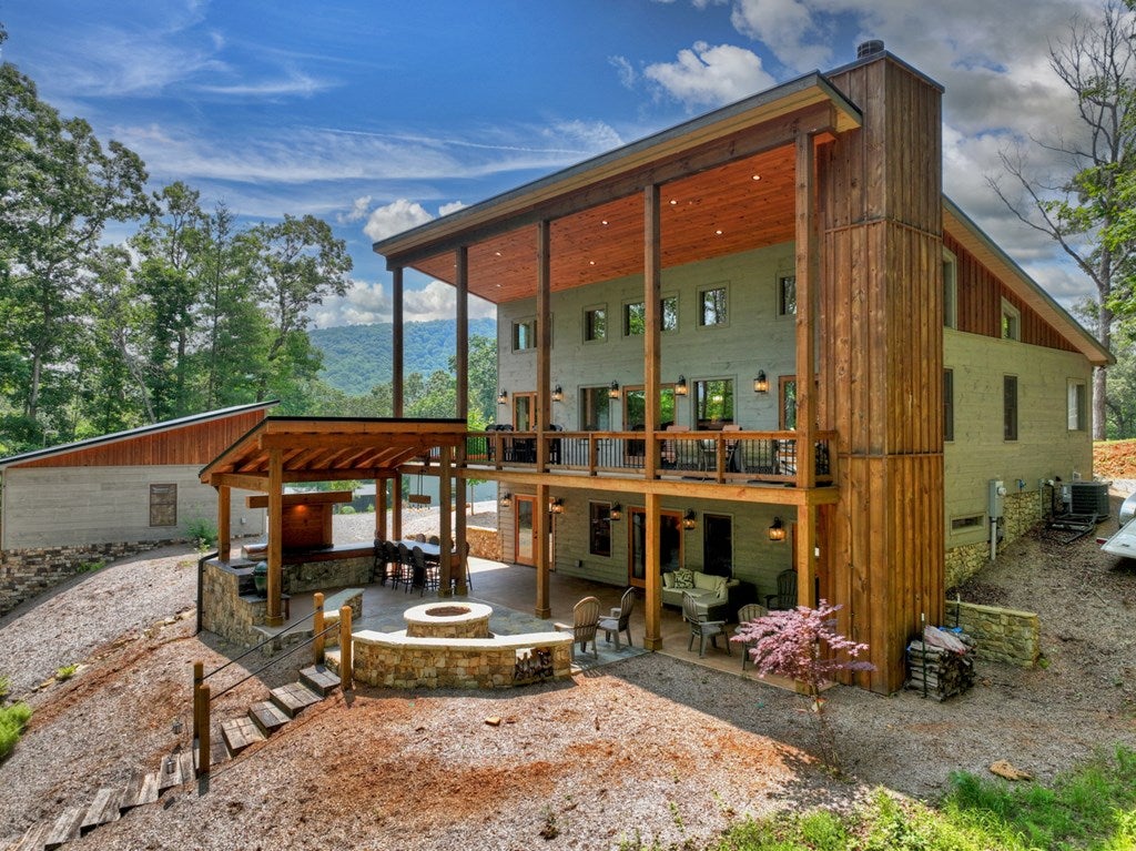 Morganton, Georgia, 30560, United States, 4 Bedrooms Bedrooms, ,4 BathroomsBathrooms,Residential,Active,1844261