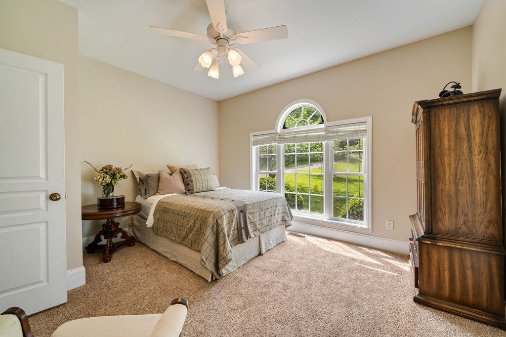 Ellijay, Georgia, 30536, United States, 3 Bedrooms Bedrooms, ,3 BathroomsBathrooms,Residential,Active,1953369