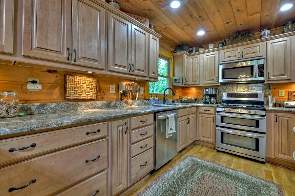 Morganton, Georgia, 30560, United States, 4 Bedrooms Bedrooms, ,6 BathroomsBathrooms,Residential,Active,1944072