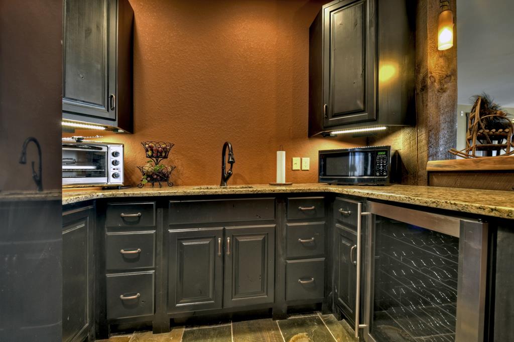 Ellijay, Georgia, 30536, United States, 5 Bedrooms Bedrooms, ,6 BathroomsBathrooms,Residential,Active,1953362