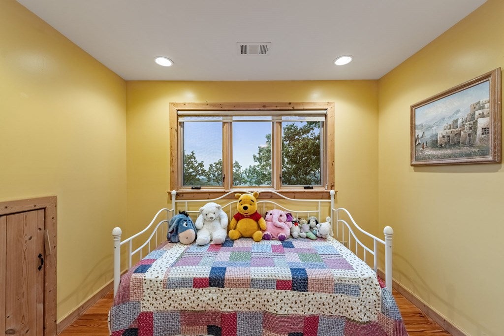 Morganton, Georgia, 30560, United States, 4 Bedrooms Bedrooms, ,5 BathroomsBathrooms,Residential,Active,1952626