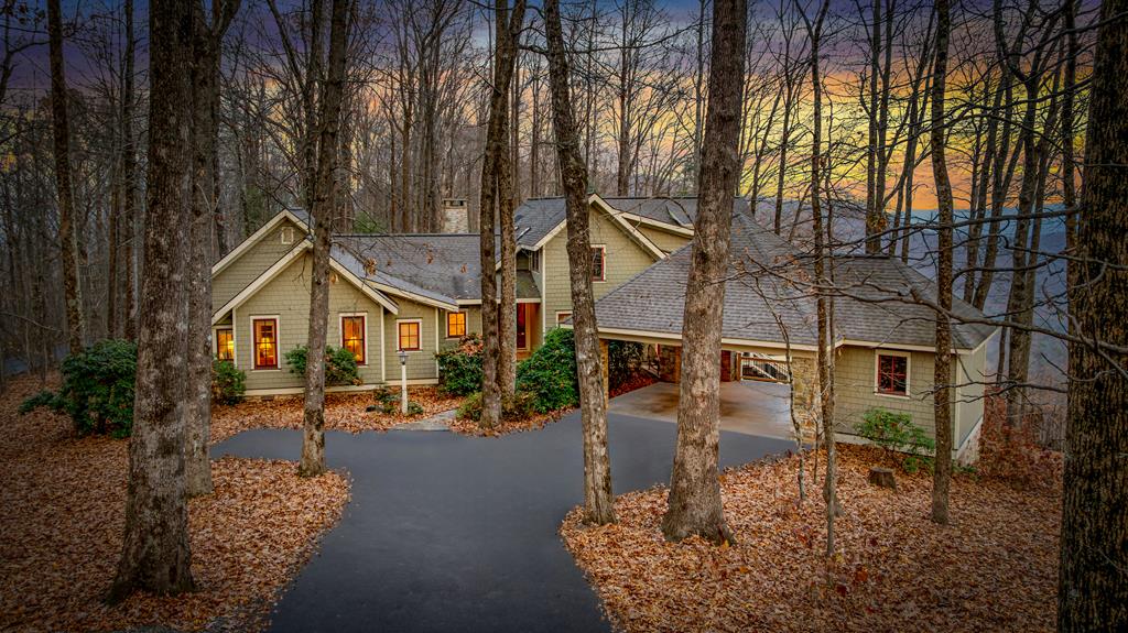 Murphy, North Carolina, 28906, United States, 5 Bedrooms Bedrooms, ,6 BathroomsBathrooms,Residential,Active,2000202