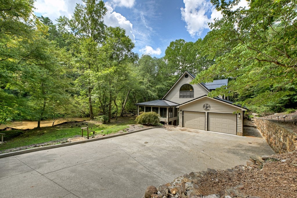Ellijay, Georgia, 30536, United States, 3 Bedrooms Bedrooms, ,5 BathroomsBathrooms,Residential,Active,1926905