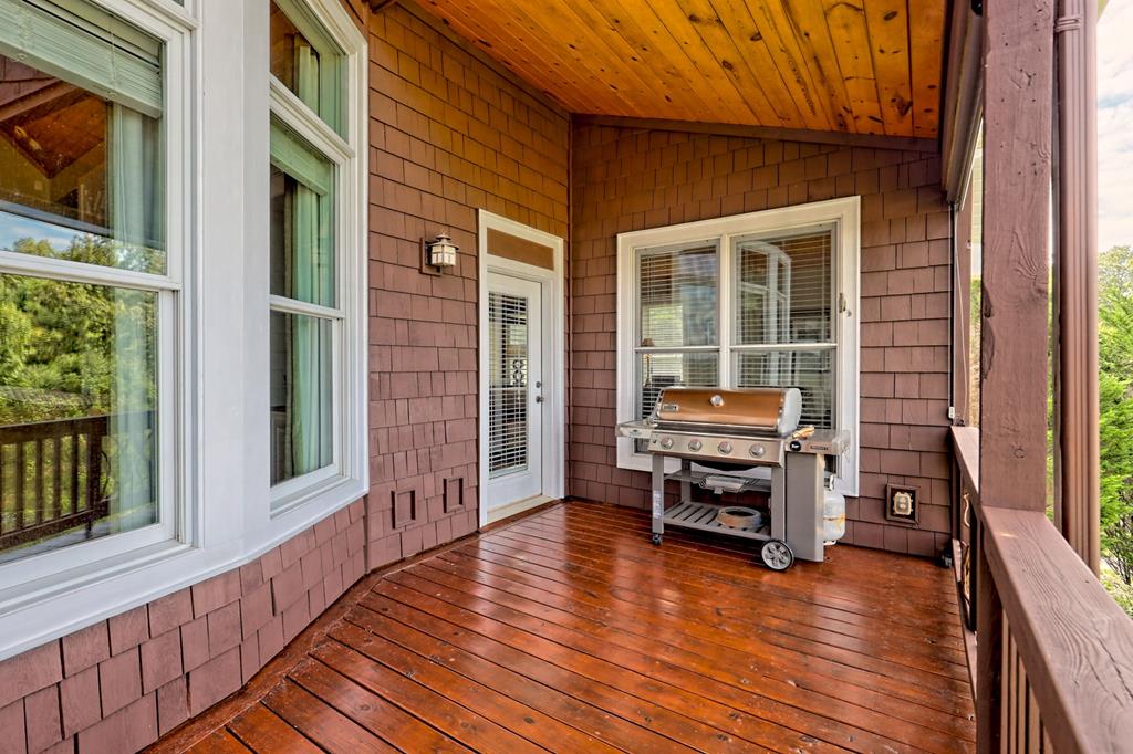 Franklin, North Carolina, 28734, United States, 3 Bedrooms Bedrooms, ,4 BathroomsBathrooms,Residential,Active,2015469