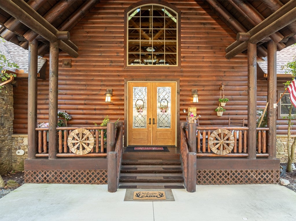 Murphy, North Carolina, 28906, United States, 4 Bedrooms Bedrooms, ,7 BathroomsBathrooms,Residential,Active,1748698