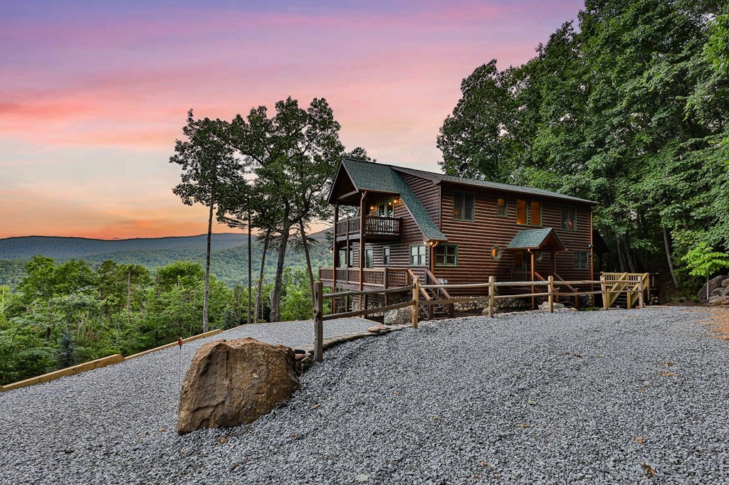 Blue Ridge, Georgia, 30513, United States, 4 Bedrooms Bedrooms, ,4 BathroomsBathrooms,Residential,Active,1998761