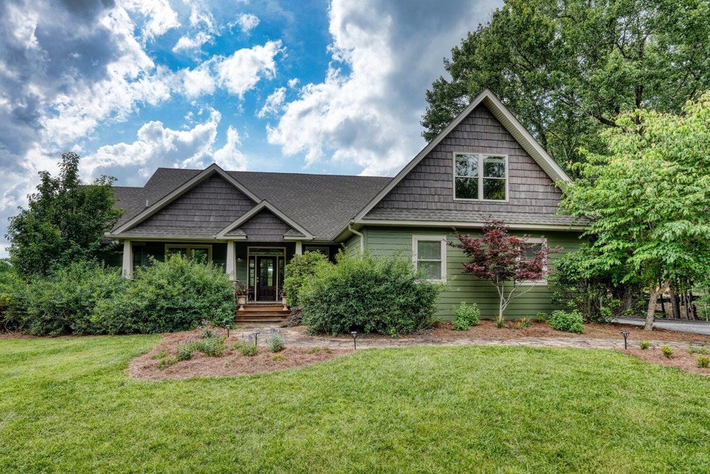 Blairsville, Georgia, 30512, United States, 4 Bedrooms Bedrooms, ,4 BathroomsBathrooms,Residential,Active,1850663