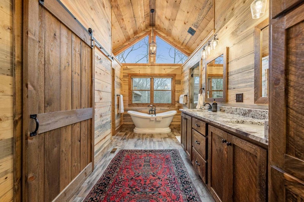 Blue Ridge, Georgia, 30513, United States, 4 Bedrooms Bedrooms, ,4 BathroomsBathrooms,Residential,Active,1965858