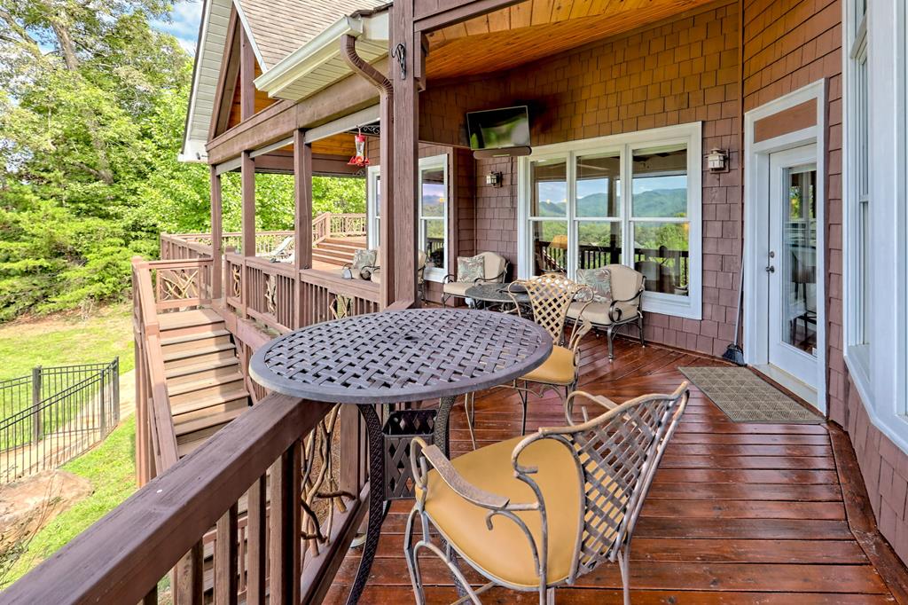 Franklin, North Carolina, 28734, United States, 3 Bedrooms Bedrooms, ,4 BathroomsBathrooms,Residential,Active,1945078