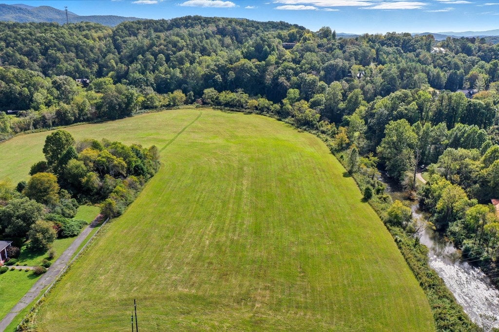 Ellijay, Georgia, 30540, United States, 4 Bedrooms Bedrooms, ,4 BathroomsBathrooms,Residential,Active,1954327