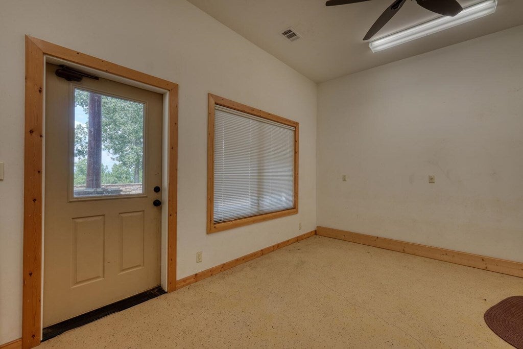 Blairsville, Georgia, 30512, United States, 4 Bedrooms Bedrooms, ,6 BathroomsBathrooms,Residential,Active,1934771