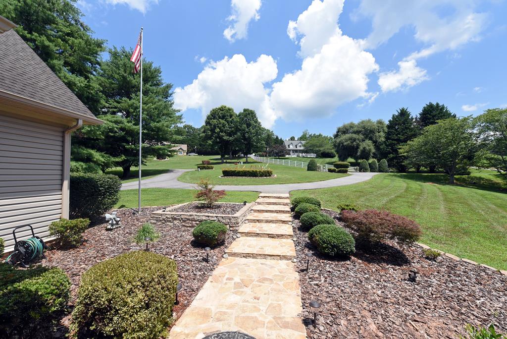 Blairsville, Georgia, 30512, United States, 5 Bedrooms Bedrooms, ,5 BathroomsBathrooms,Residential,Active,1888957